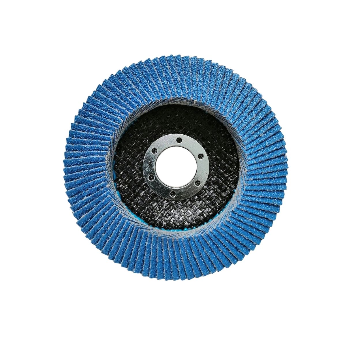 Vista posterior de un disco laminado abrasivo de zirconia de 4-1/2 pulgadas mostrando la distribución de las aletas de lija color azul y el centro metálico de 7/8 pulgadas con grano 60.